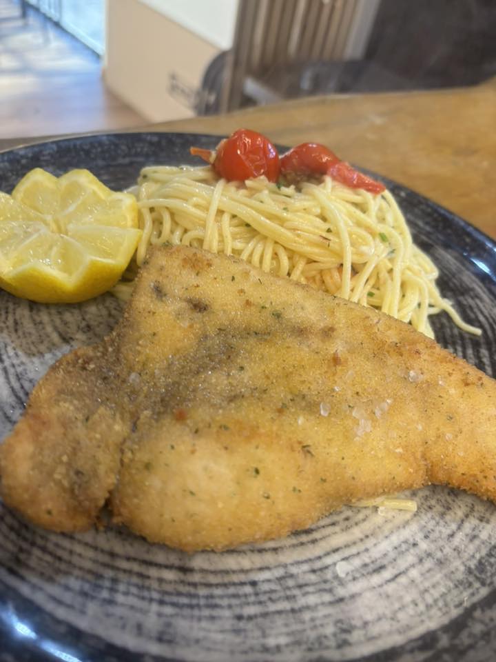 Escalope milanaise et spaghetti tomates – La Cantina Fragapane